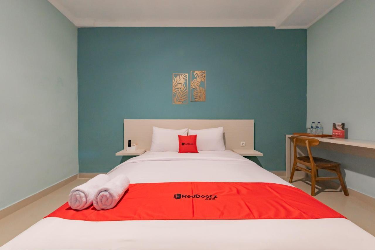 Reddoorz Plus Near Surapati Core Bandung Kültér fotó