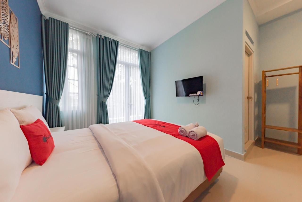 Reddoorz Plus Near Surapati Core Bandung Kültér fotó