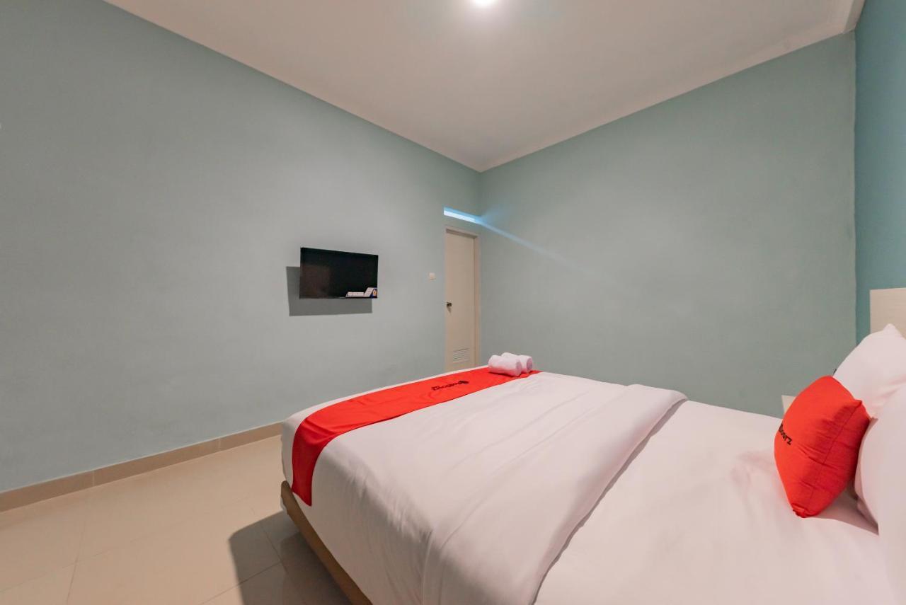 Reddoorz Plus Near Surapati Core Bandung Kültér fotó