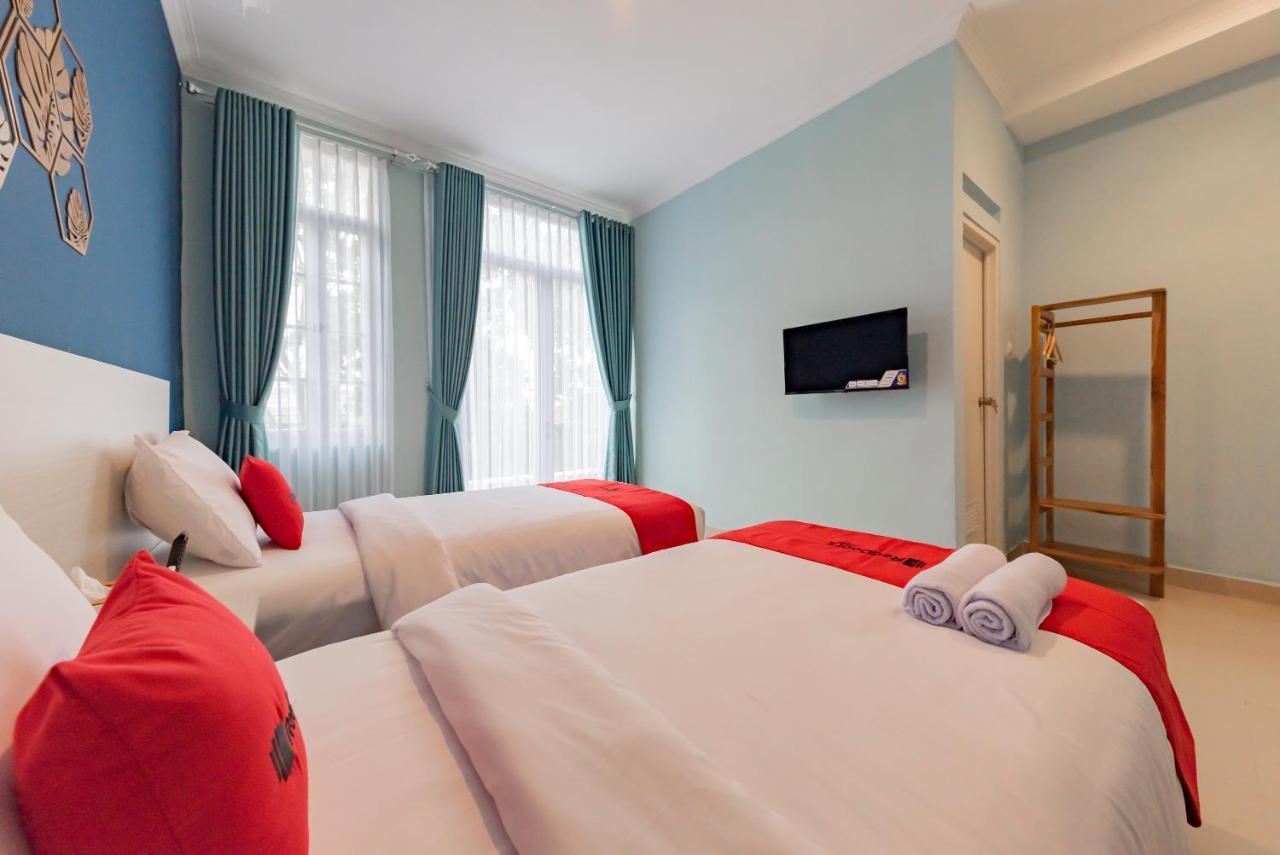 Reddoorz Plus Near Surapati Core Bandung Kültér fotó