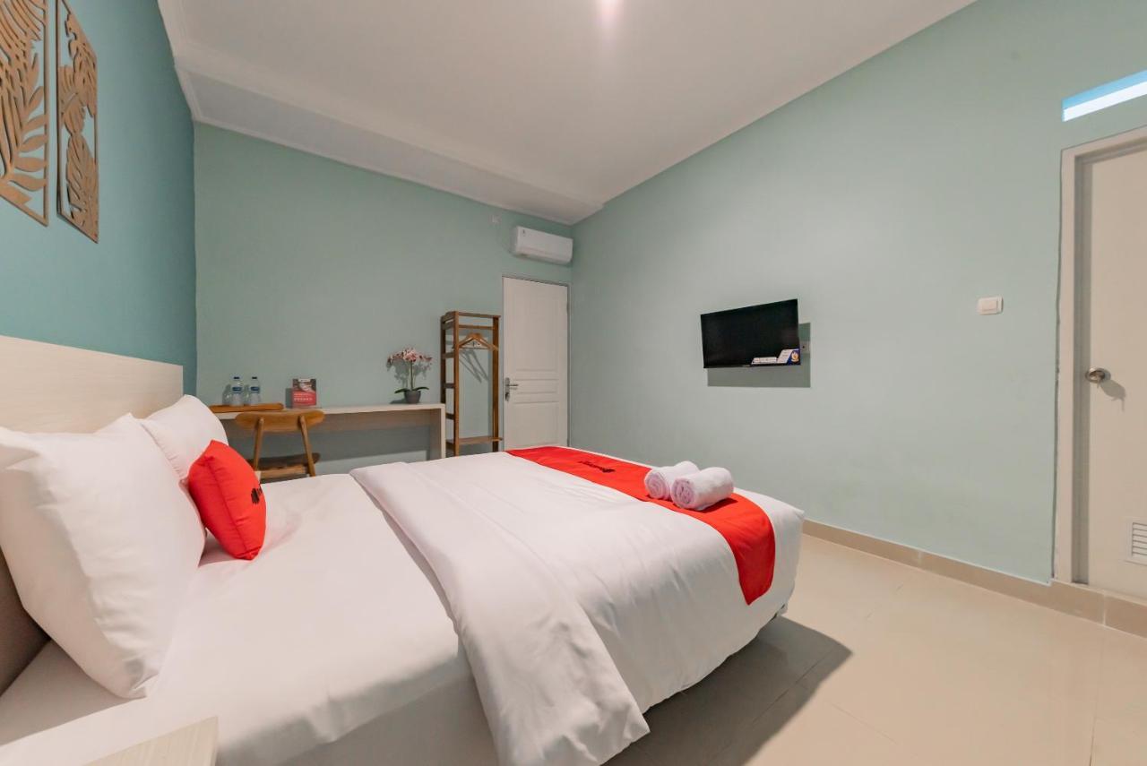 Reddoorz Plus Near Surapati Core Bandung Kültér fotó