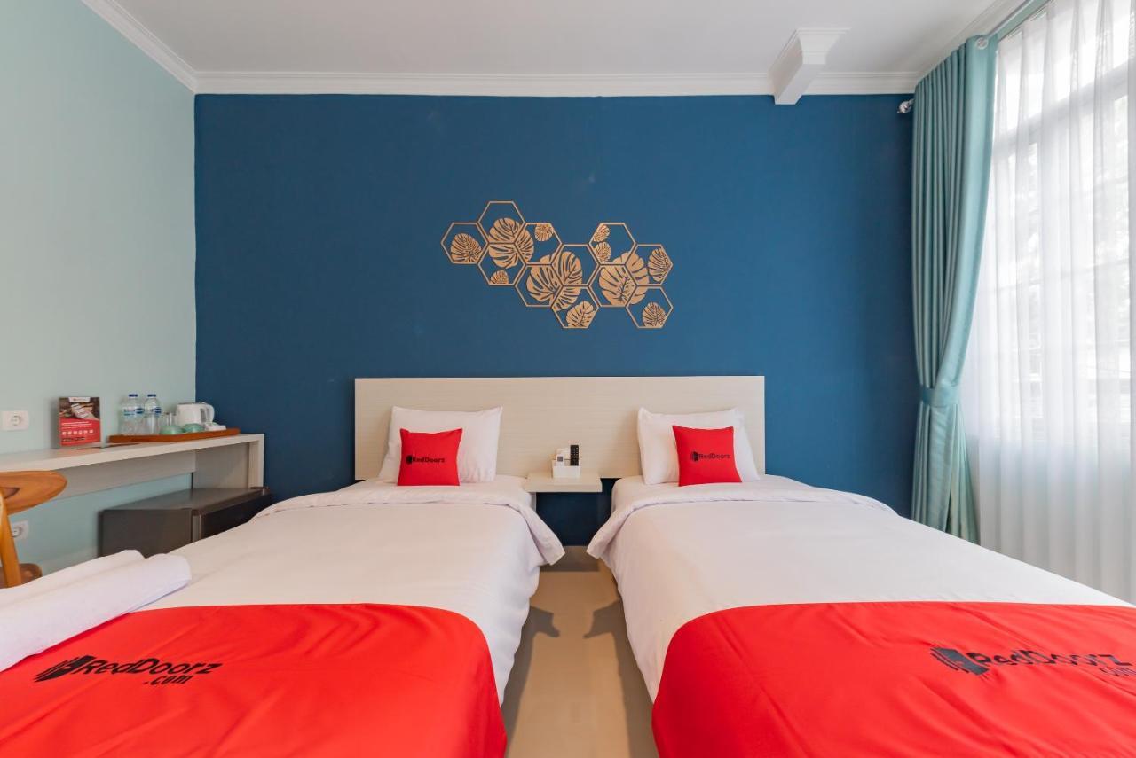 Reddoorz Plus Near Surapati Core Bandung Kültér fotó